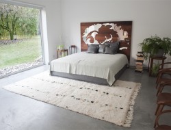 allestimento tappeto beni ourain camera letto